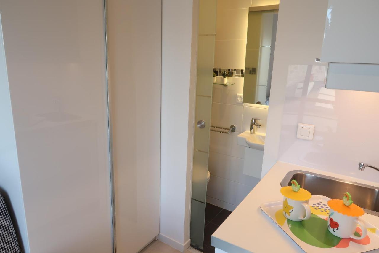 17 - Coeur Batignolles - Beau 10 M2 -110 Sqf - Etat Neuf - Calme - Ideal Personne - Single Occupancy Apartment Paris