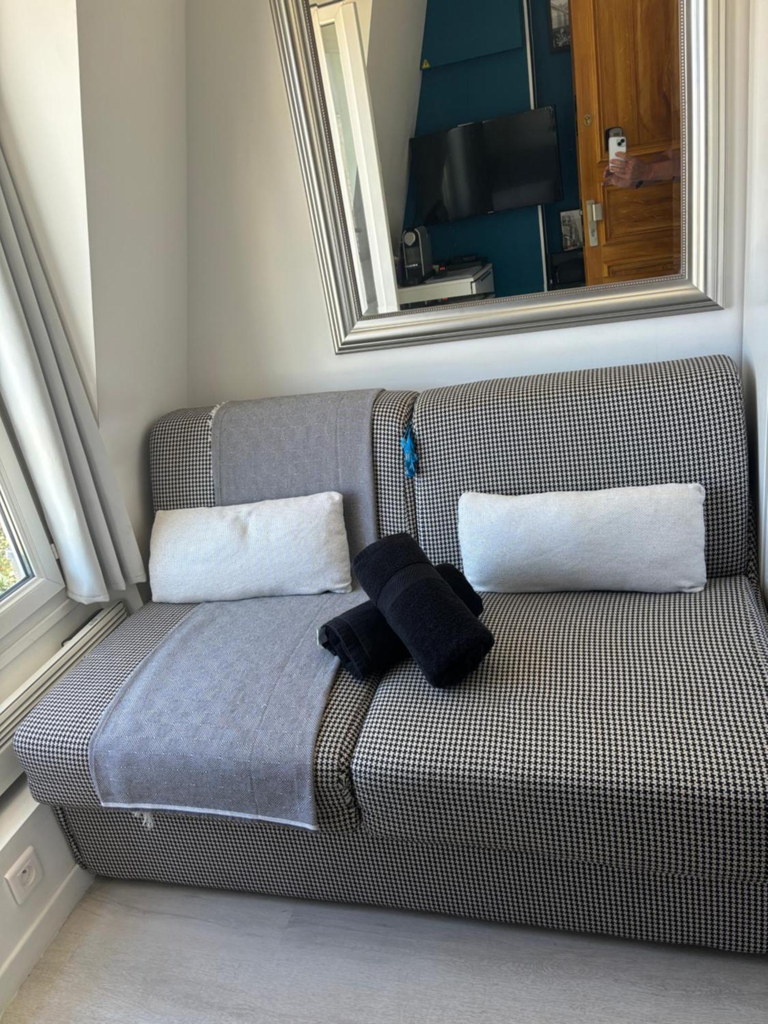 17 - Coeur Batignolles - Beau 10 M2 -110 Sqf - Etat Neuf - Calme - Ideal Personne - Single Occupancy Apartment Paris