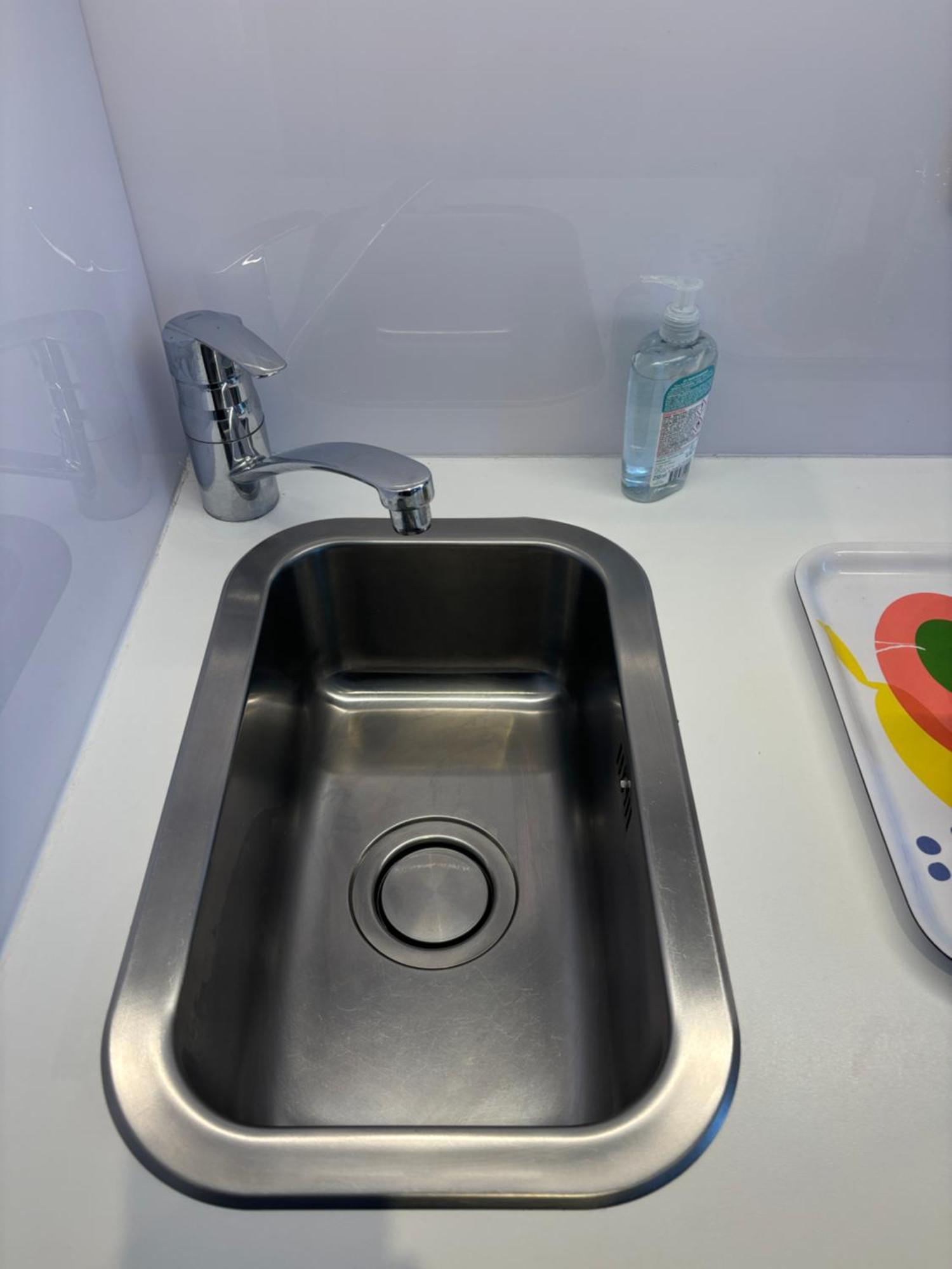Apartment 17 - Coeur Batignolles - Beau 10 M2 -110 Sqf - Etat Neuf - Calme - Ideal Personne - Single Occupancy Paris