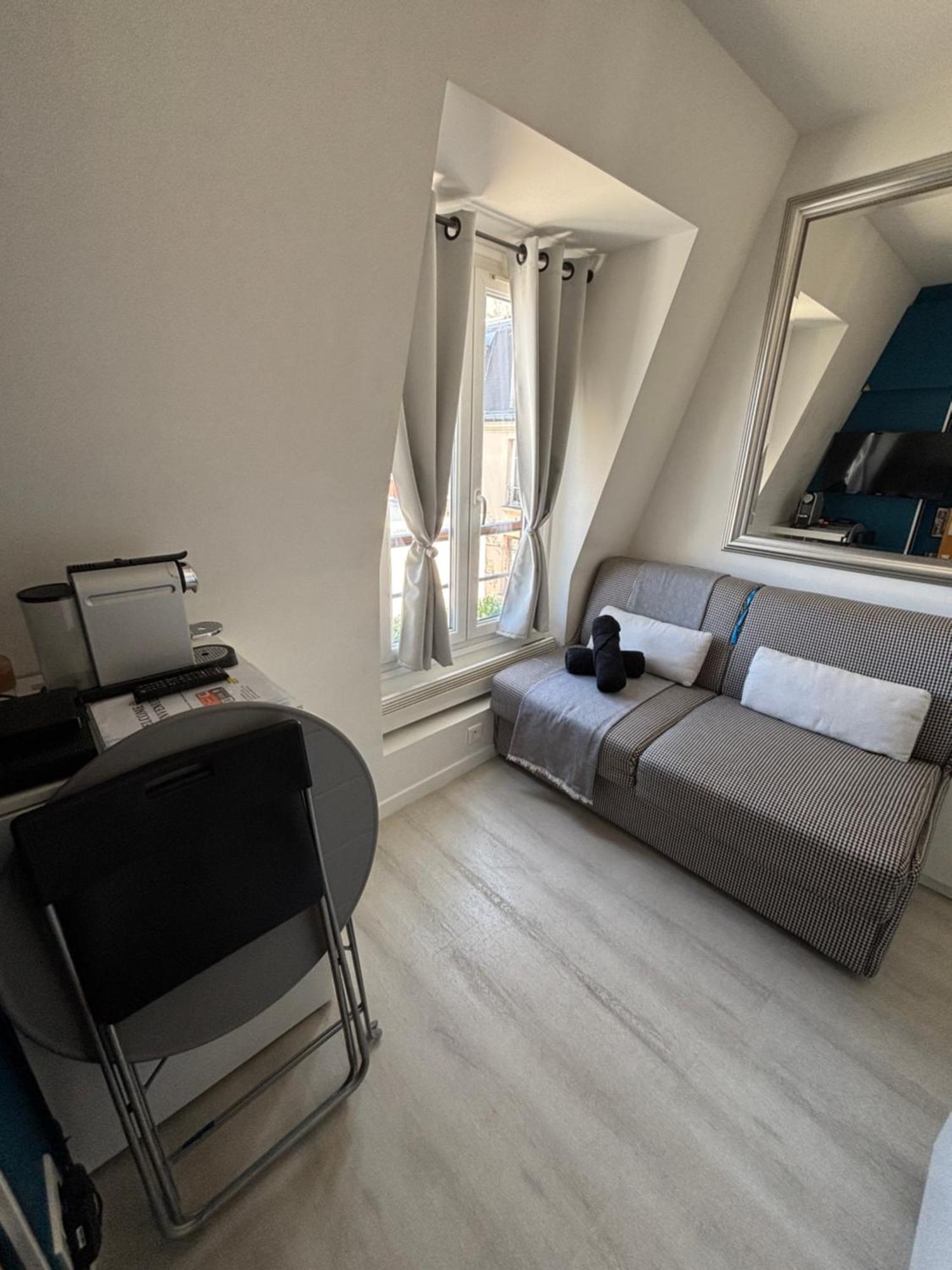 17 - Coeur Batignolles - Beau 10 M2 -110 Sqf - Etat Neuf - Calme - Ideal Personne - Single Occupancy * Paris
